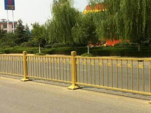 黃金（jīn）護欄